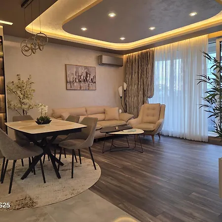 The Sunrise And The Sunset - Luxury 2br With Mineral Pool & Parking Apartment