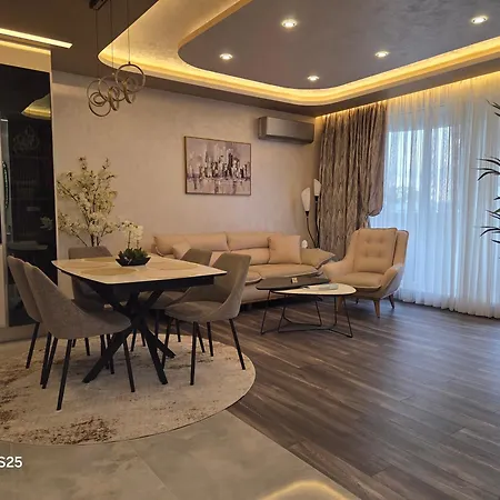 The Sunrise And The Sunset - Luxury 2br With Mineral Pool & Parking *