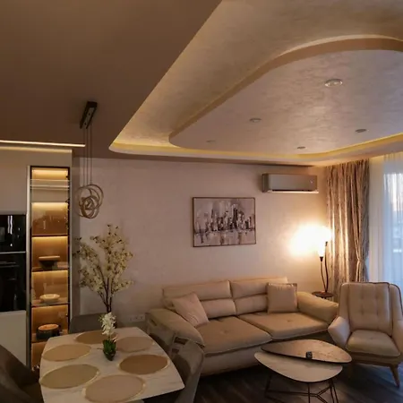 The Sunrise And The Sunset - Luxury 2br With Mineral Pool & Parking Apartment