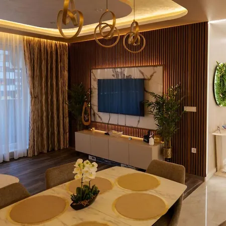 Apartment The Sunrise And The Sunset - Luxury 2br With Mineral Pool & Parking Warna