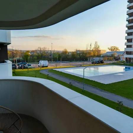 The Sunrise And The Sunset - Luxury 2br With Mineral Pool & Parking