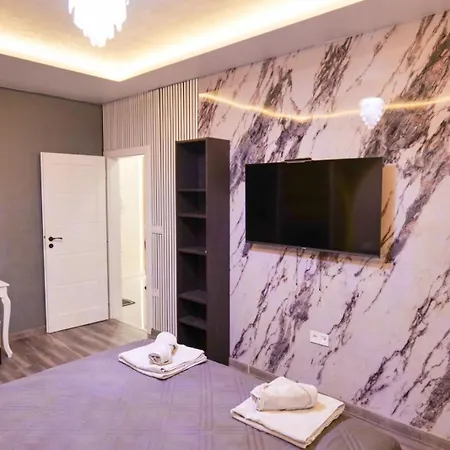 The Sunrise And The Sunset - Luxury 2br With Mineral Pool & Parking Apartment *