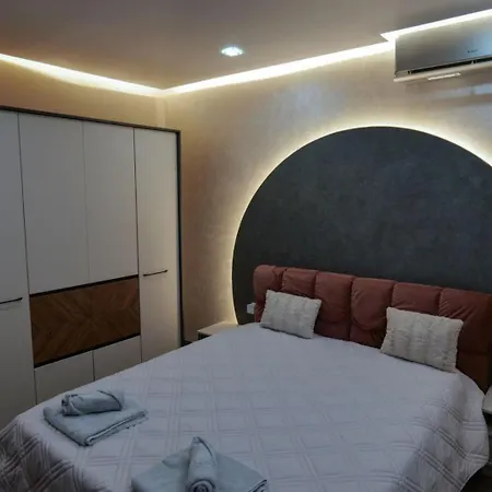 Apartment The Sunrise And The Sunset - Luxury 2br With Mineral Pool & Parking Warna