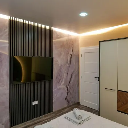 The Sunrise And The Sunset - Luxury 2br With Mineral Pool & Parking Apartment *