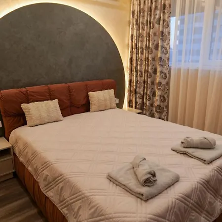 Apartment The Sunrise And The Sunset - Luxury 2br With Mineral Pool & Parking Warna