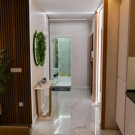 The Sunrise And The Sunset - Luxury 2br With Mineral Pool & Parking Apartment