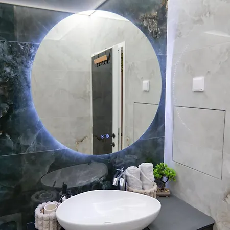 The Sunrise And The Sunset - Luxury 2br With Mineral Pool & Parking * Warna